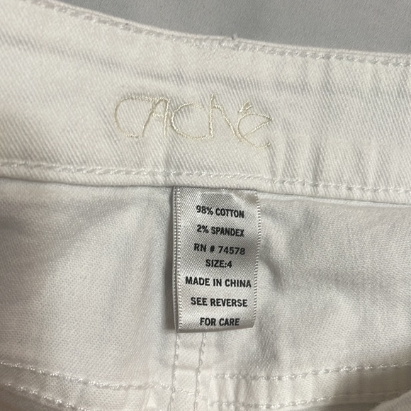 Cache Mid Rise White Jean Capris - Picture 7 of 13